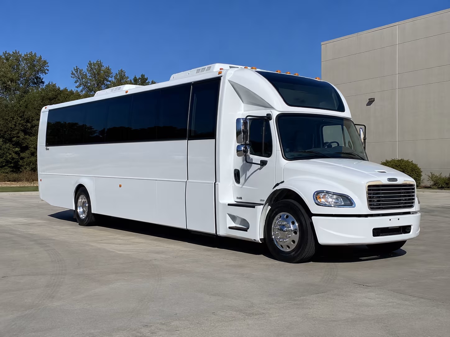 boulder 28 passenger party bus