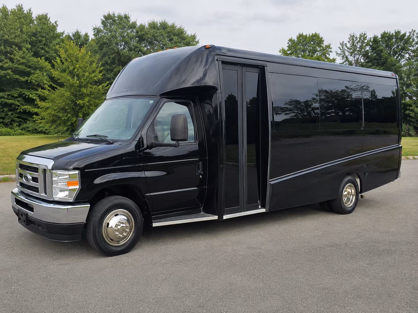 charter bus rentals for prom groups heading to denver venues